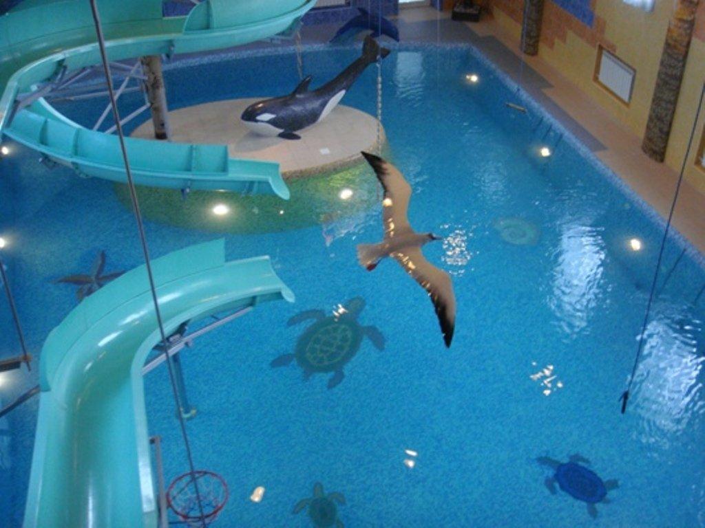 Сауны в иркутске с большим бассейном и горками фото