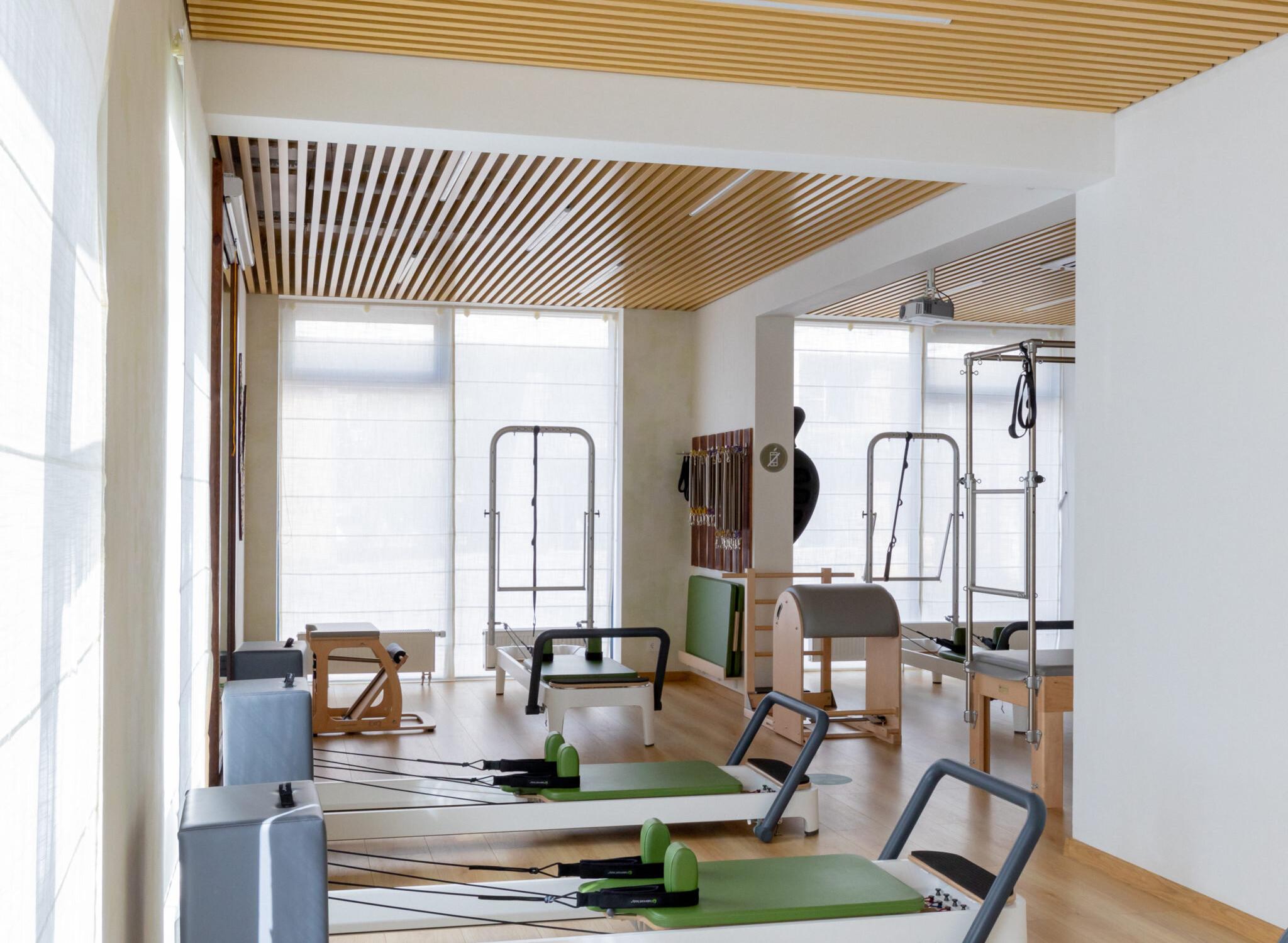 Студия пилатеса екатеринбург. Пилатес на улице. Prime Pilates ул. Шуртыгина, 8 фото.