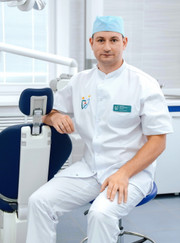 Главный врач, имплантолог Дмитрий Вячеславович Желанов