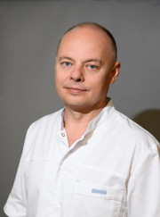Стоматолог-хирург, главный врач Андрей Иванович Лавренюк