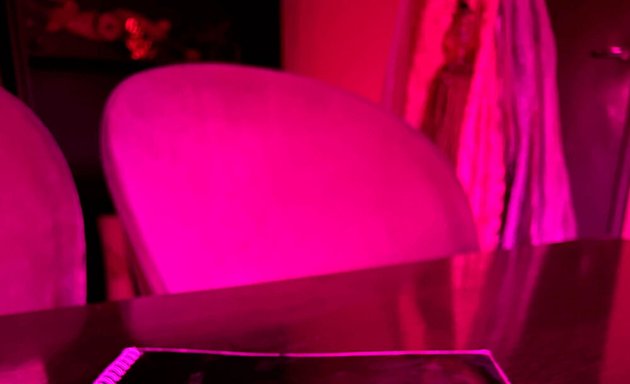 Uning yuzida buvisi bilan lesbian porno video