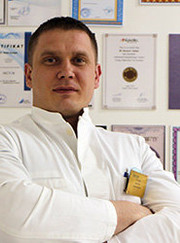 Стоматолог, имплантолог Антон Сергеевич Сураев