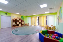 Английский частный детский сад Горница-Узорница, с рейтингом 4.7 - находится по адресу Москва, Профсоюзная улица, 68 к4 