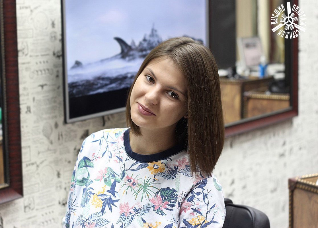 интерьер с высокими потолками. хайфлэт лофт. интерьер хайфлэт. высший пилотаж казань парикмахерская. хайфлэт лофт.