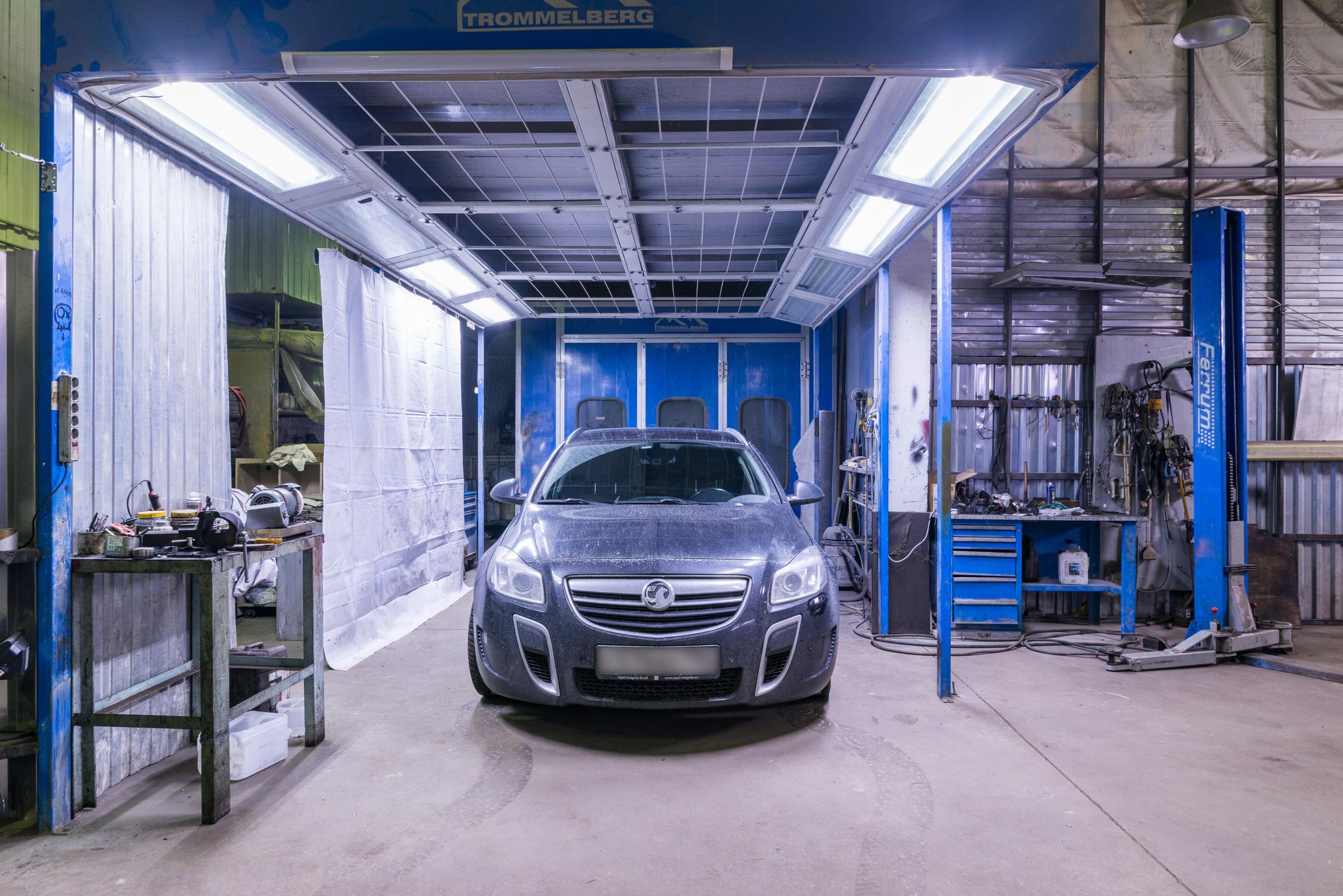 Инсигния гараж. Инсигния гараж. Opel insignia 1 стиль. 2014-2016 vauxhall insignia. Opel insignia в автосервисе.