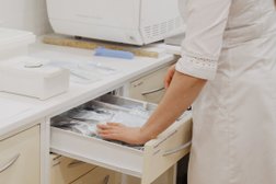 Стоматология Альдента, с рейтингом 4.6 - находится по адресу Красноярск, проспект имени Газеты Красноярский Рабочий, 81 