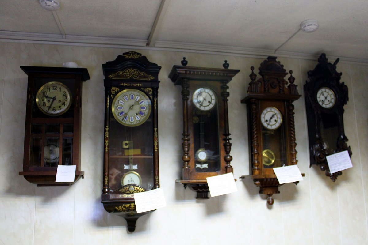 Корпус для настенных часов. Старые настенные часы. Антикварные часы настенные. Старинные настенные.