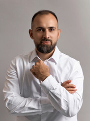 Гигиенист стоматологический, имплантолог Анастас Юрьевич Кубус