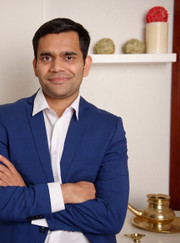 Врач восточной медицины, врач общей практики Вивек Джоши