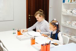 Школа чтения, скорочтения и развития интеллекта для детей и взрослых Iq007, с рейтингом 3.9 - находится по адресу Самара, 5-я просека, 121 