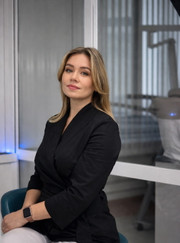 Гигиенист стоматологический, зубной врач Елена Сергеевна Арсеньева