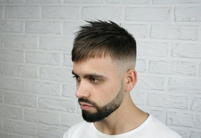 Good barber. Камуфляж волос для мужчин.