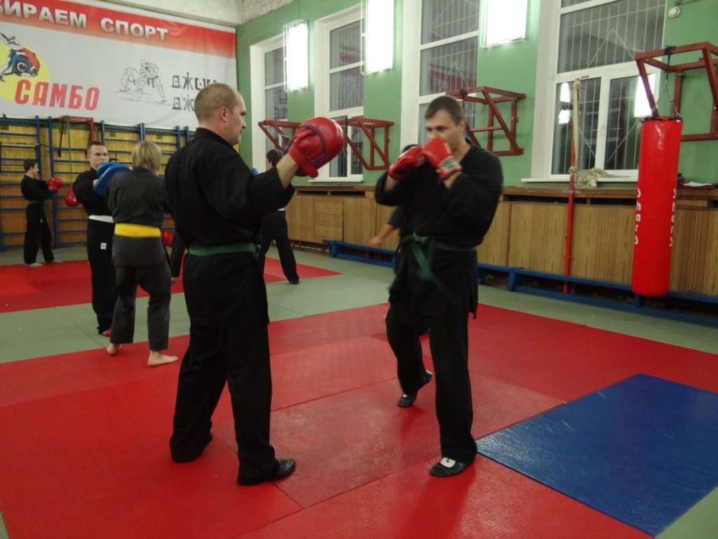 Клуб самообороны ястреб, мытищи. Тренировка по самообороне. Мастер класс самооборона для девушек. Самооборона мытищи. Самооборона мытищи.