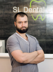 Имплантолог, стоматолог Константин Витальевич Камаев