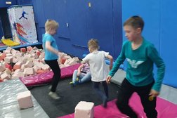 Батутный центр Sky park, с рейтингом 4.1 - находится по адресу Карагандинская область, Темиртау, Металлургов проспект, 22а 