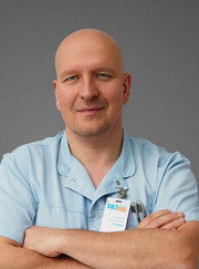 Главный врач, андролог Максим Османович Бушара