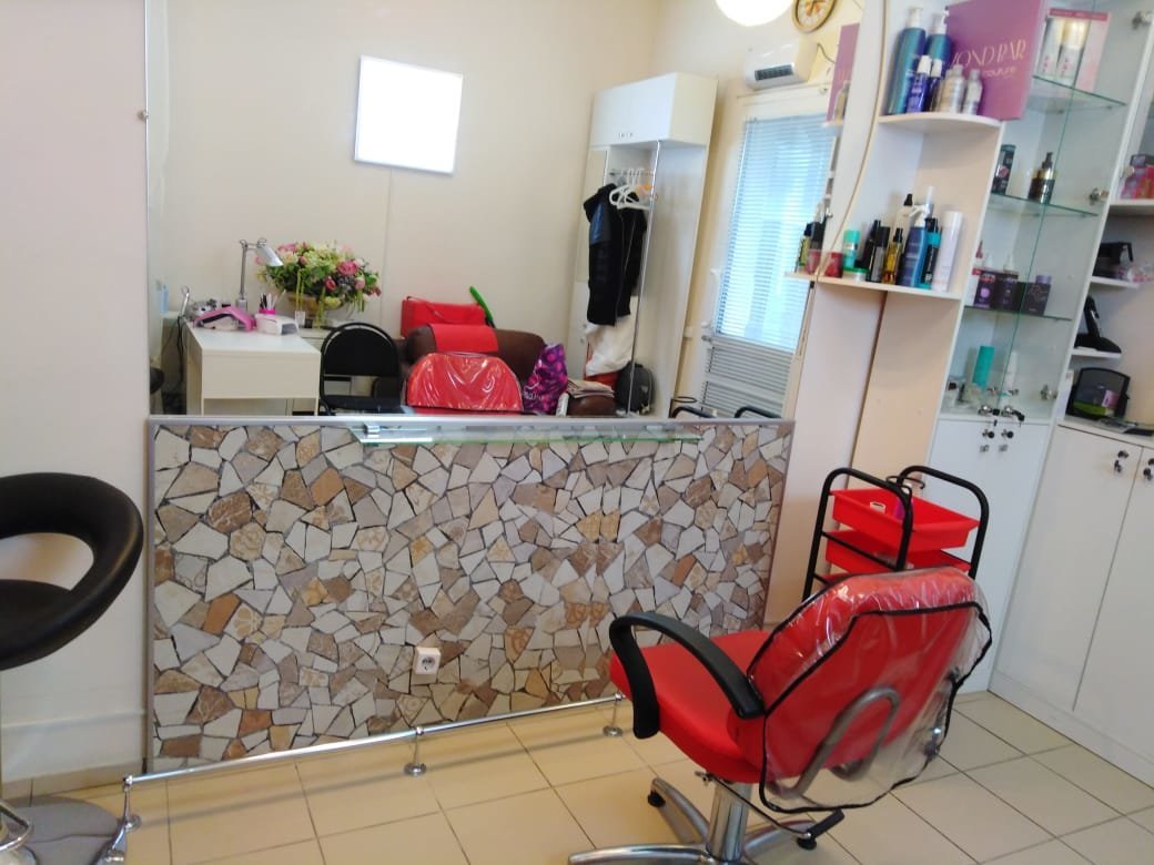 Салон красоты на лобненской. Салон лобня. Салон красоты на лобненской. Бьюти бар дзержинск. Лобня студии красоты на промышленной.