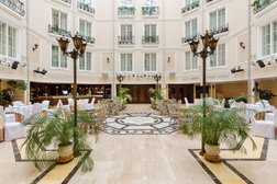 Гостиничный комплекс Гранд отель Эмеральд, с рейтингом 4.5 - находится по адресу Санкт-Петербург, Суворовский проспект, 18 