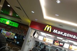 Ресторан быстрого питания Вкусно — и точка, с рейтингом 2.9 - находится по адресу Москва, Новоясеневский проспект, 1 