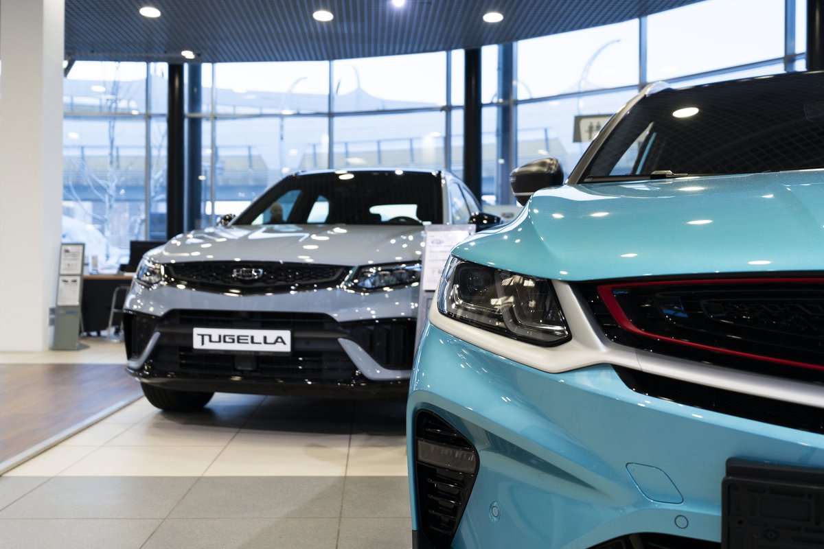 Geely atlas белый. Джили авангард лахта. Авангард джили. Джили авангард лахта приморский. Джили кулрей.