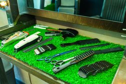 Барбершоп Men's Club BarberBar, с рейтингом 5 - находится по адресу Москва, улица Генерала Кузнецова, 23 