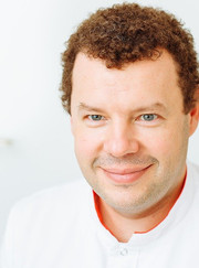 Стоматолог-хирург, имплантолог Сергей Анатольевич Новиков