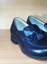 Мастер по коже и меху, сапожник Лаззат Каирбековна Маданбекова