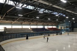 Ледовая арена Ладога Арена, с рейтингом 3.7 - находится по адресу Ленинградская область, Колтуши, Школьный переулок, 1а 