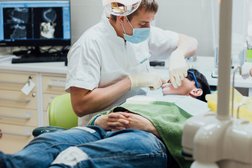 Стоматология Альдента, с рейтингом 4.4 - находится по адресу Красноярск, жилой район Солнечный, улица Славы, 9 