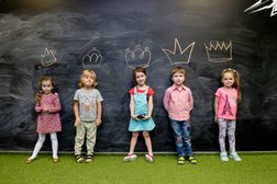 Детский центр Маленькие с характером, с рейтингом 4.4 - находится по адресу Москва, бульвар Генерала Карбышева, 8 