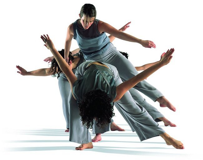 Привлекающие танцы. Модерн джаз контемпорари. Золотистый фон танцы. Танцы картинки. Латина тема.