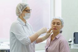 Университетский клинический центр им. В. В. Виноградова (филиал) РУДН, с рейтингом 3.7 - находится по адресу Москва, улица Вавилова, 61с2 