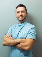 Стоматолог, стоматолог-терапевт Дмитрий Александрович Мовенко