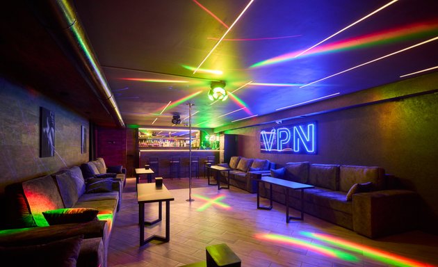 Әйелдер кискалары мен сиськи фотосуреттері