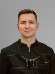 Имплантолог, стоматолог Николай Дмитриевич Ильин