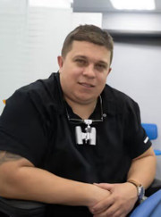 Имплантолог, стоматолог Евгений Игоревич Сединкин