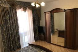 Компания по сдаче комнат в доме Олива, с рейтингом 4.6 - находится по адресу Краснодарский край, пгт Сириус, Общинная улица, 58 