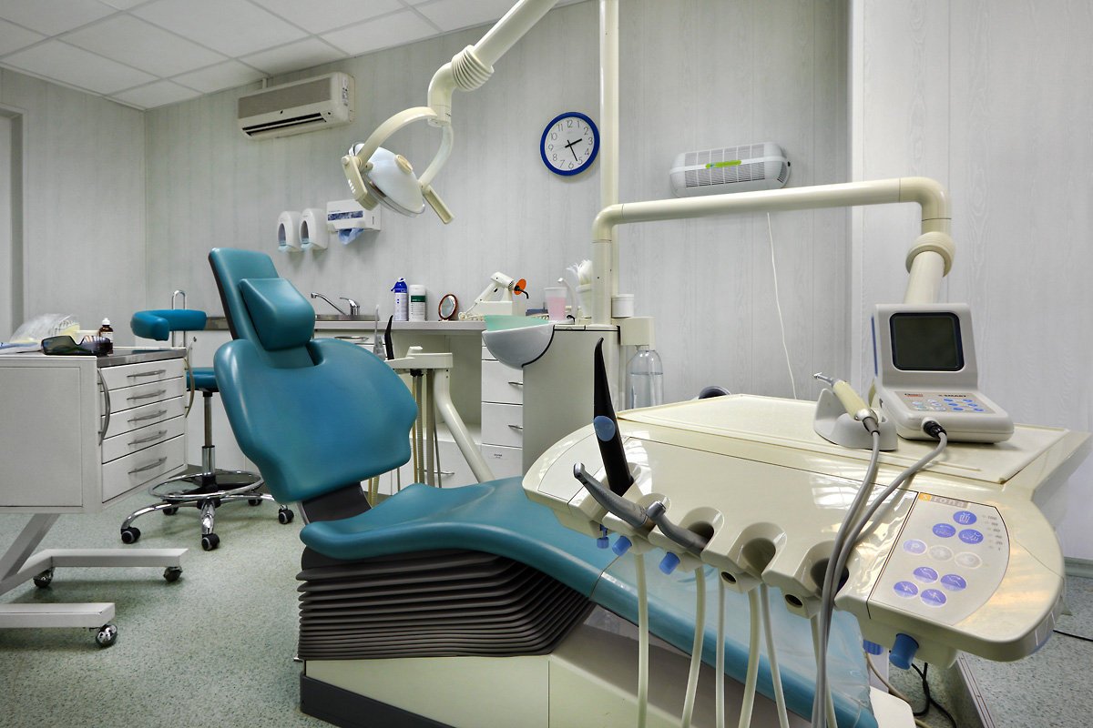 Стоматология медуниверситета. Кабинет стоматолога. Кабинет стоматолога план. Планировка стоматологии на 3 кресла. Кабинет дантиста.