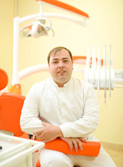 Имплантолог, стоматолог Динар Расимович Батыров