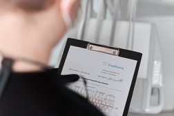 Стоматологическая клиника Улыбнись!, с рейтингом 4.9 - находится по адресу Красноярск, улица Менжинского, 10д 