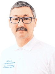 Имплантолог, стоматолог Наиль Сафаргалиевич Саптаров