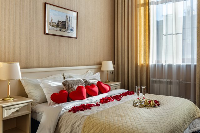 Saint Petersburg hotels near Staraya Derevnya subway station