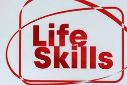 Студия развития Life Skills, с рейтингом 5 - находится по адресу Екатеринбург, Верх-Исетский район, ВИЗ, 620109, улица Мельникова, 38, ЖК "Аристократъ" 