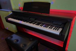 VIP Bar Караоке & Бильярд, с рейтингом 5 - находится по адресу Новосибирск, Вокзальная магистраль, 1 