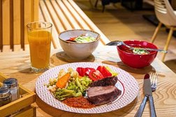 Ресторан самообслуживания ФЬЮЖН, с рейтингом 3.4 - находится по адресу Ставрополь, улица Дзержинского, 131а 