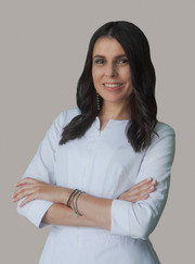 Главный врач, стоматолог Елена Юрьевна Баженова