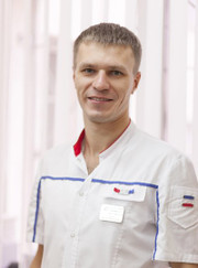 Гигиенист стоматологический, имплантолог Максим Александрович Зыбин