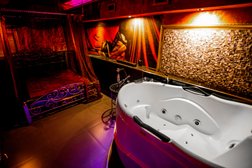 Стриптиз бар Зависть TOPLESS BAR, с рейтингом 4.4 - находится по адресу Санкт-Петербург, Итальянская улица, 5 