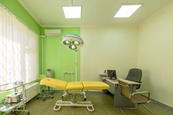 Клиника Астери-Мед, с рейтингом 4.5 - находится по адресу Москва, проезд Шокальского, 39к1 