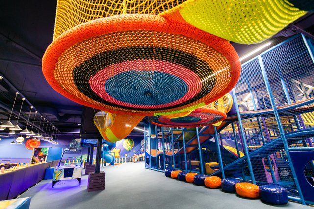 Парк zamania в москве. Москва святоозёрская улица 1а zамания. Замания дмитровское шоссе 163а. Торты замания. Zamania рио на дмитровке.